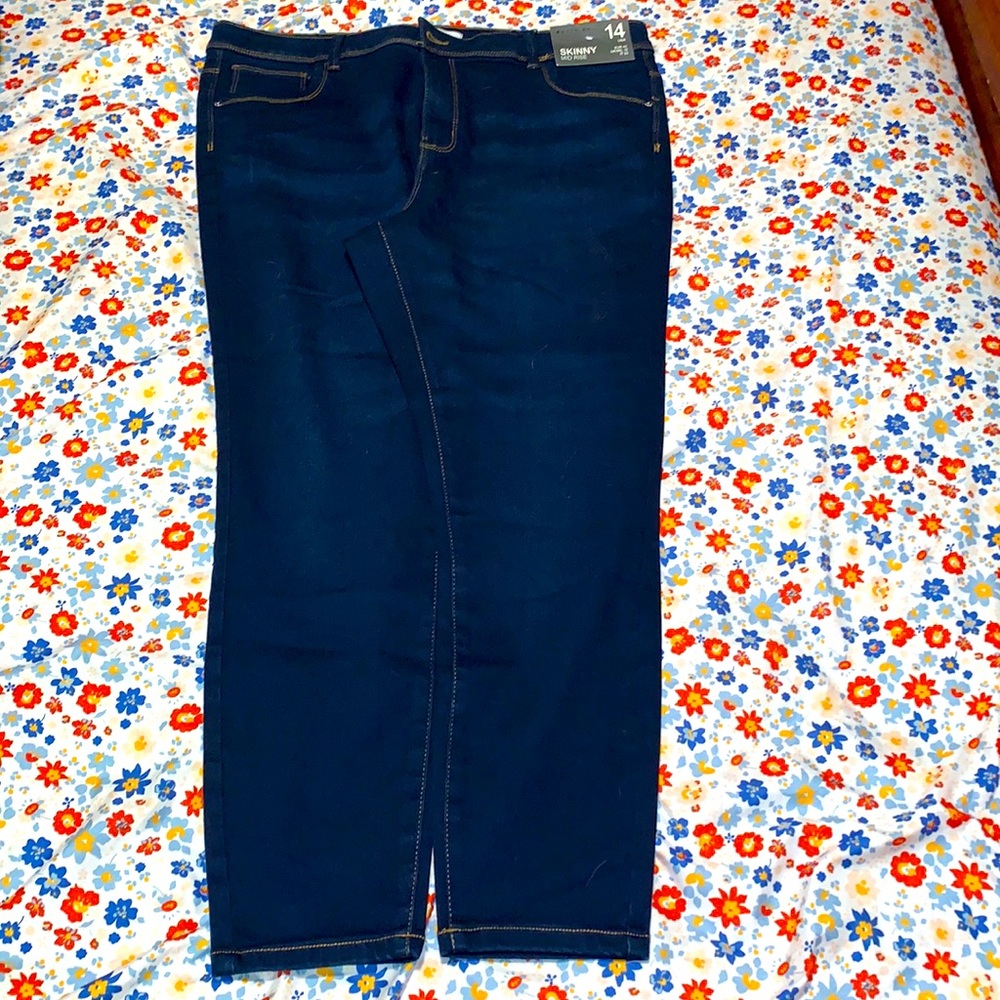 Dark blue jeans !